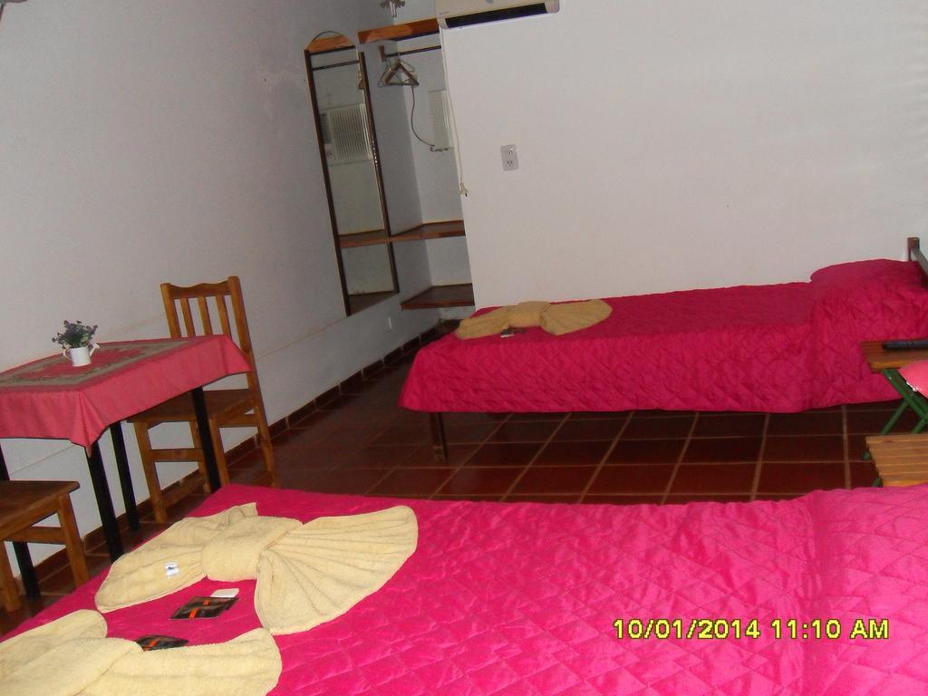 Hostel Y Posada Colibri Puerto Iguazú Kamer foto