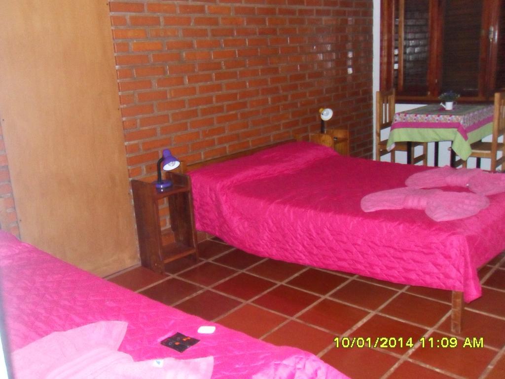 Hostel Y Posada Colibri Puerto Iguazú Kamer foto