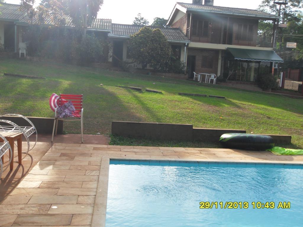 Hostel Y Posada Colibri Puerto Iguazú Buitenkant foto